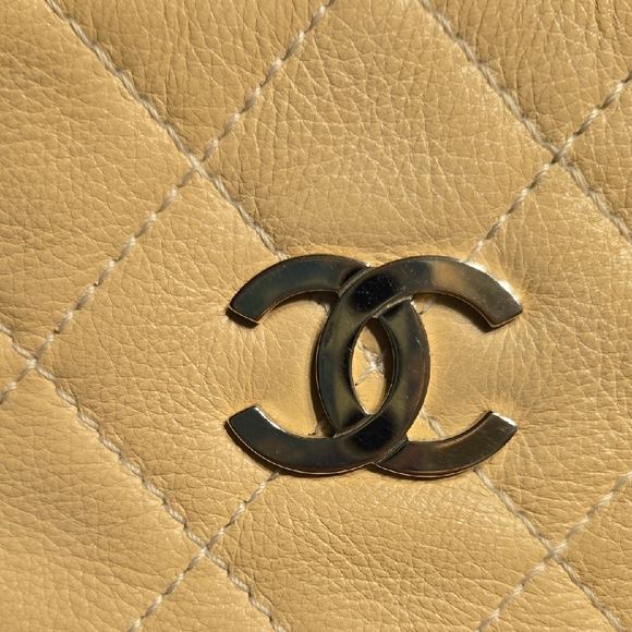 Chanel Classic Beige Quilted Calfskin Shoulder Bag - Picture 3 of 16